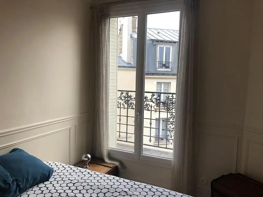 2 Pieces Lumineux Avec Balcon Filant Apartment