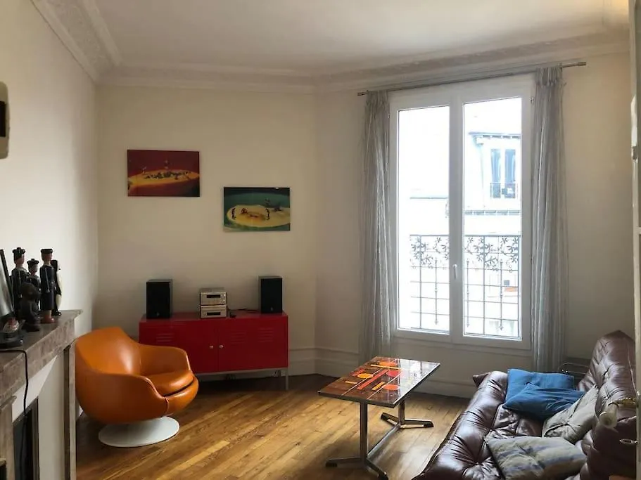 Apartment 2 Pieces Lumineux Avec Balcon Filant Paris